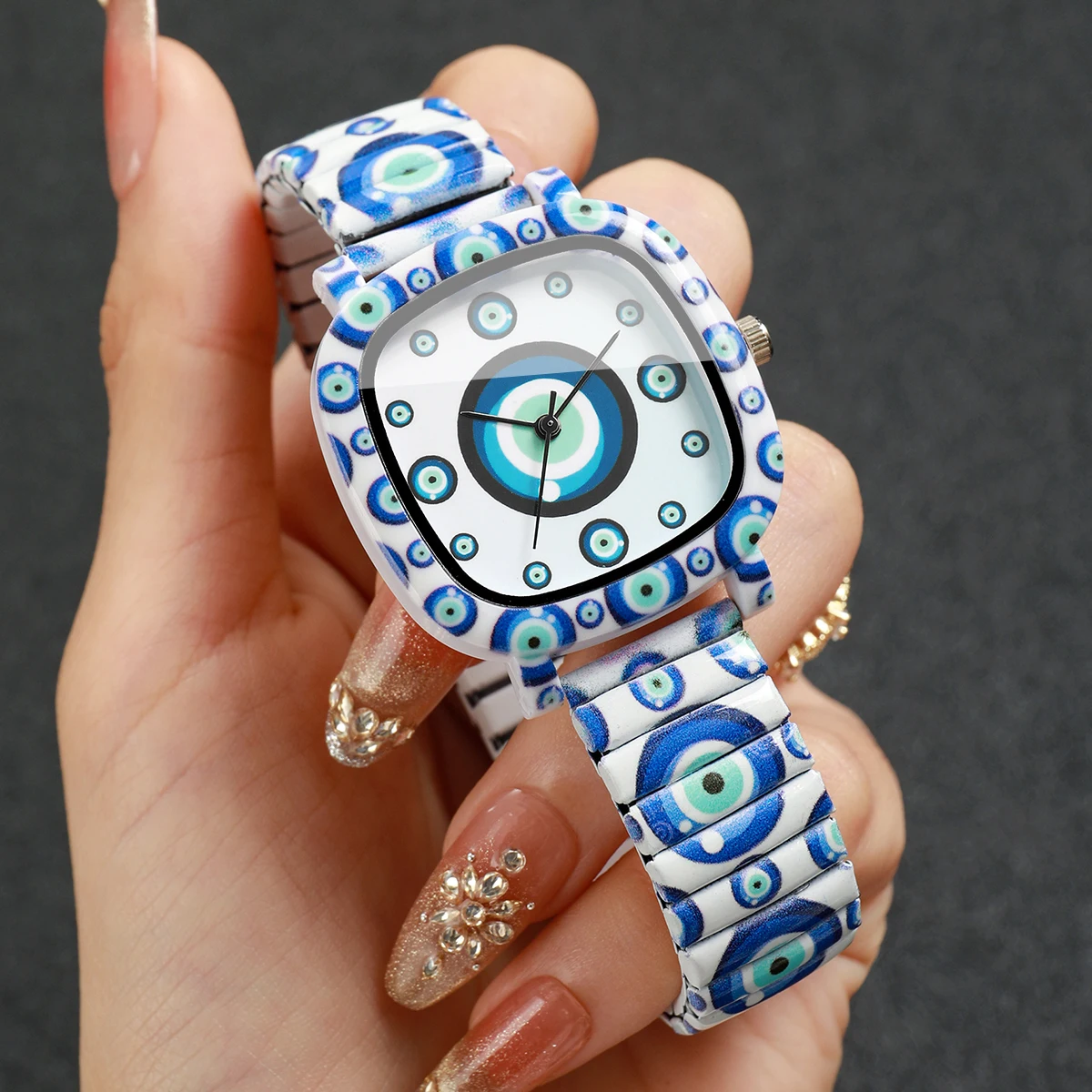 Modne damskie zegarki z niebie – Evil Eye Bracelet recenzja i cena